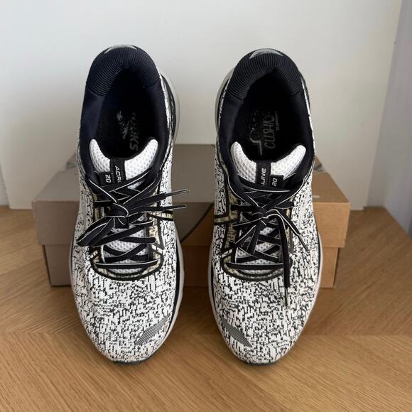 Brooks Adrenaline 20 Black/White Women Running Sneakers - SZ 11 - Picture 2 of 12